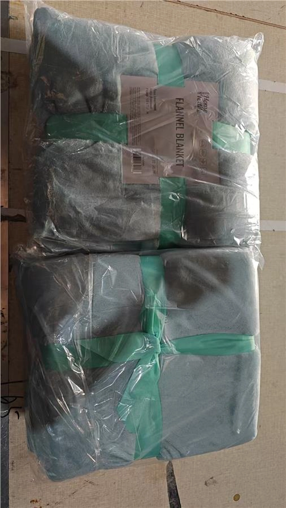 Плед Ardesto Flannel 160х200см, 100% поліестер, бірюзовий ART0229SB Плед Ardesto Flannel 160х200см, 100% поліестер, бірюзовий ART0229SB